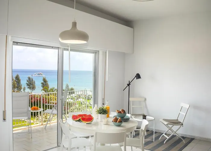 H2o Seafront Apartament Protaras