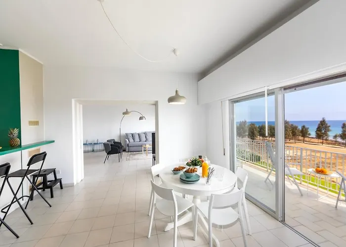 H2o Seafront Apartament Protaras